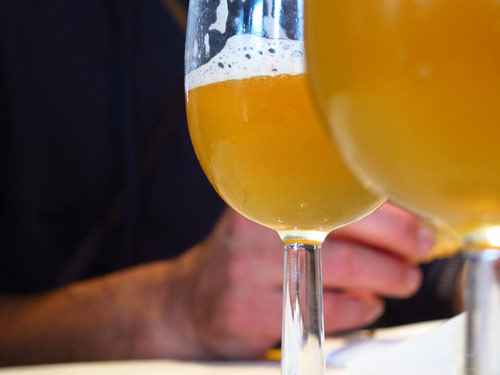 Birre artigianali in bicchiere, dettaglio