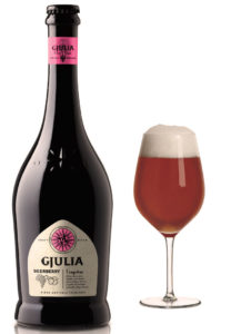 Bottiglia e bicchiere di Birra Gjulia