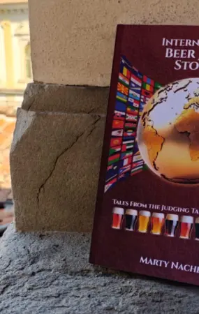 Copertina di International Beer Judge Stories: Tales From the Judging Table and Beyond di Marty Nachel.